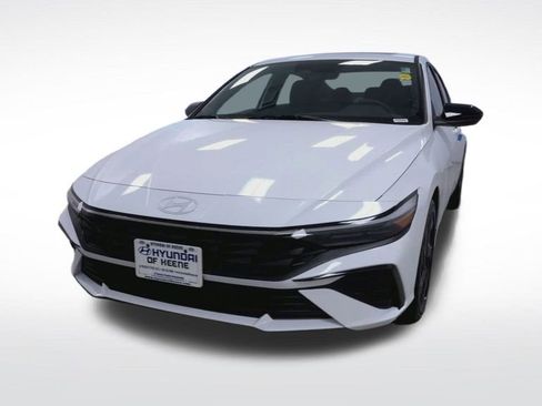 New 2026 Hyundai Elantra SEL Sport Premium FWD image 17