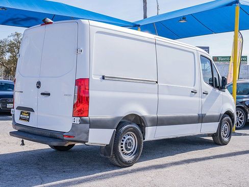 Used 2021 Mercedes-Benz Sprinter 1500 image 5