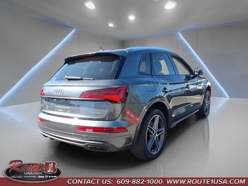 Used 2021 Audi Q5 e Premium Plus w/ Premium Plus Package AWD/4WD image 3
