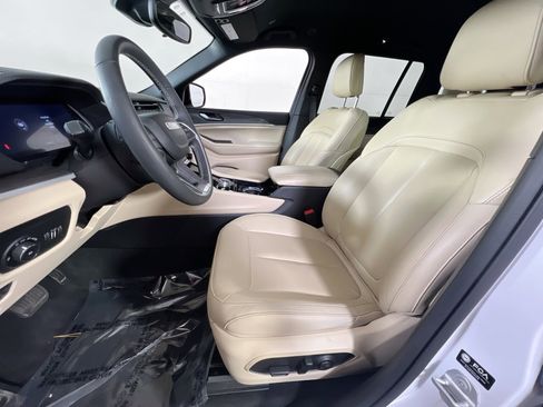 Used 2023 Jeep Grand Cherokee Limited image 21