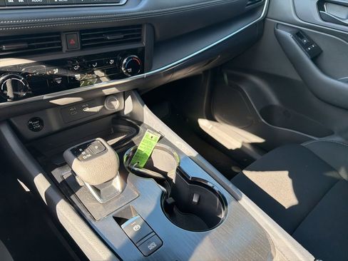 Certified 2025 Nissan Rogue S image 18