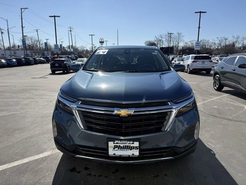 Used 2024 Chevrolet Equinox LT image 2