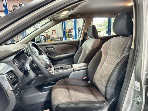 Used 2023 Nissan Rogue SV AWD/4WD image 12