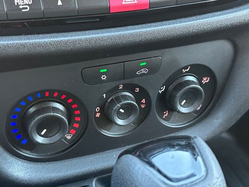 Used 2017 RAM ProMaster City Tradesman w/ Rear Back-up Camera Group FWD image 32