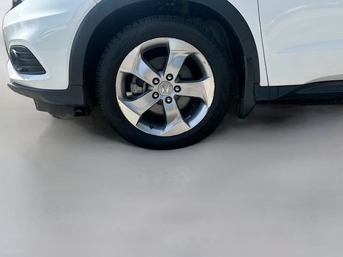 Used 2020 Honda HR-V LX image 32