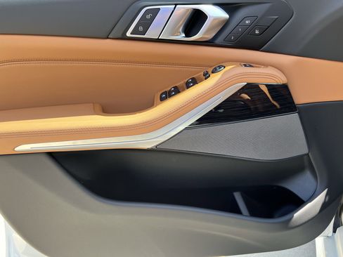 Used 2026 BMW X5 sDrive40i w/ M Sport Package image 13