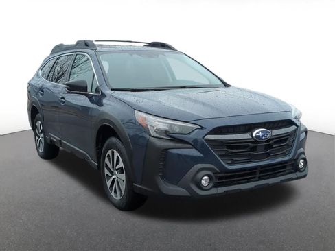 Used 2023 Subaru Outback Premium image 8