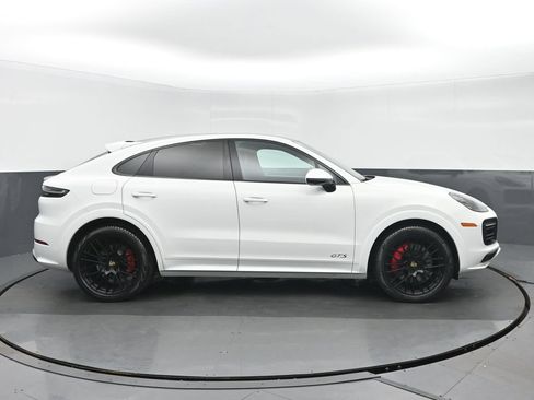 Used 2021 Porsche Cayenne GTS AWD/4WD image 2