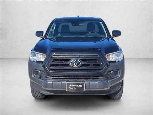 Used 2022 Toyota Tacoma SR RWD image 2