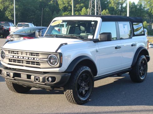 Used 2024 Ford Bronco Black Diamond AWD/4WD image 3