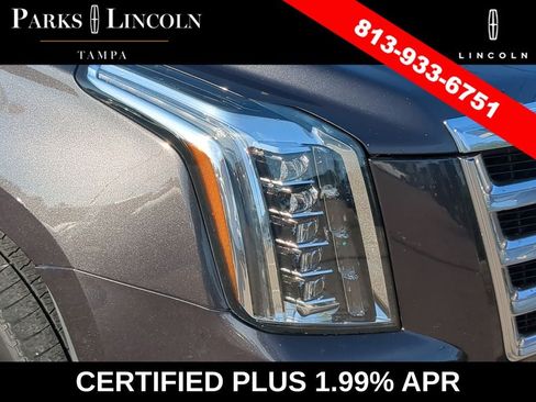 Used 2018 Cadillac Escalade Luxury AWD/4WD image 6