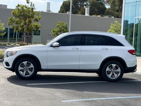 Used 2018 Mercedes-Benz GLC 300 4MATIC image 5