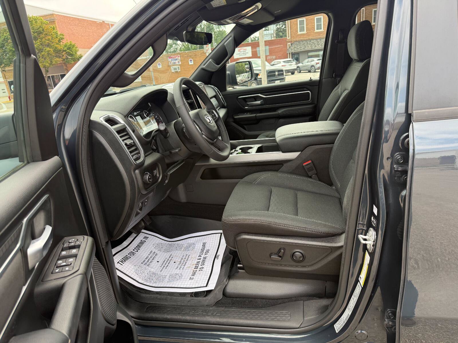 Used 2025 RAM 1500 Big Horn AWD/4WD image 11