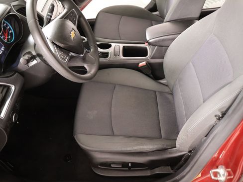 Used 2018 Chevrolet Cruze LT w/ Convenience Package image 11
