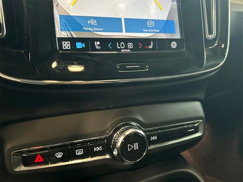 Certified 2023 Volvo XC40 B5 Plus w/ Driver Assist Package image 18