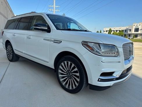 Used 2021 Lincoln Navigator L Reserve w/ Luxury Package AWD/4WD image 3
