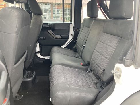 Used 2012 Jeep Wrangler Unlimited Sport image 8