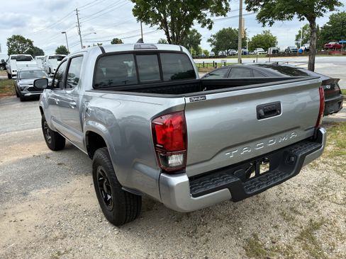 Used 2018 Toyota Tacoma SR w/ SR Convenience Package RWD image 6