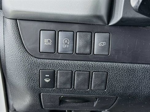 Used 2019 Toyota Highlander XLE AWD/4WD image 11
