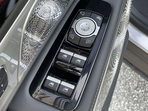 Used 2025 Lincoln Nautilus Reserve image 6