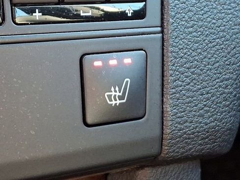 Used 2013 Mercedes-Benz E 350 4MATIC Sedan image 26