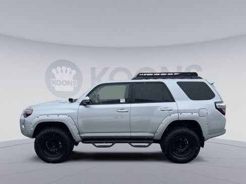 Used 2024 Toyota 4Runner TRD Off-Road Premium image 2