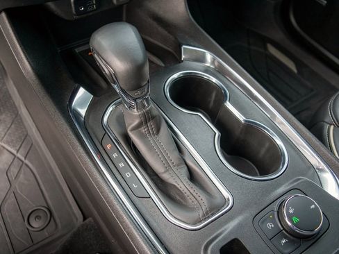 Used 2023 Chevrolet Traverse Premier w/ Redline Edition image 19