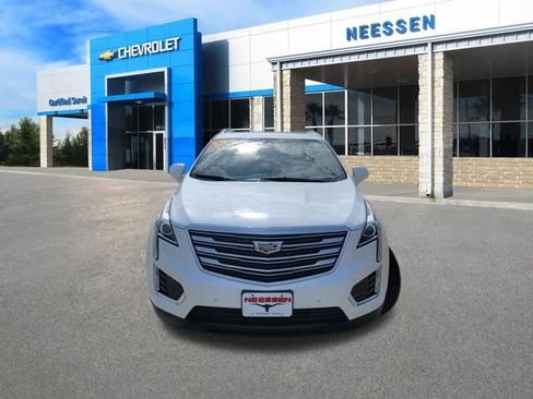 Used 2019 Cadillac XT5 Luxury FWD image 2