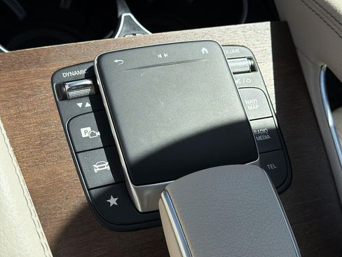 Used 2022 Mercedes-Benz GLE 350 image 40
