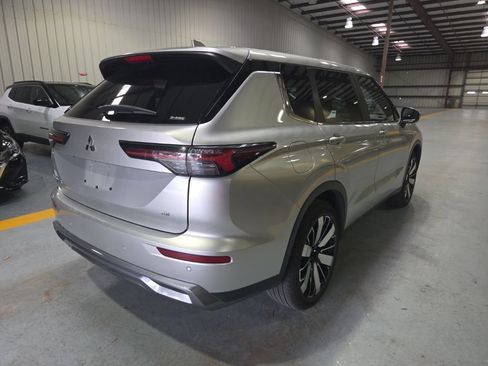 Used 2025 Mitsubishi Outlander SE AWD/4WD image 9