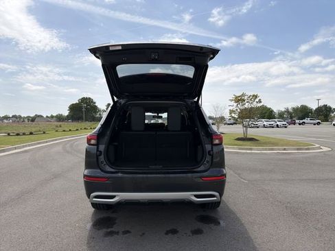 Used 2024 Mitsubishi Outlander SE image 17