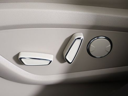 Used 2021 Lincoln Nautilus Reserve image 37