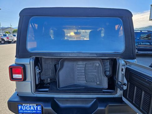 Used 2021 Jeep Wrangler Sport AWD/4WD image 10