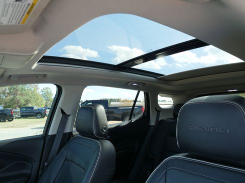 Used 2019 GMC Terrain Denali w/ Advanced Safety Package image 29