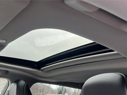 Certified 2025 Toyota Highlander Limited image 18