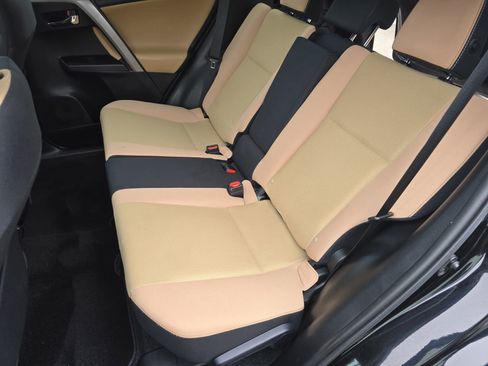 Used 2017 Toyota RAV4 XLE image 18