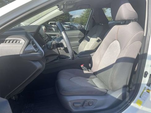 Used 2021 Toyota Camry SE FWD image 19