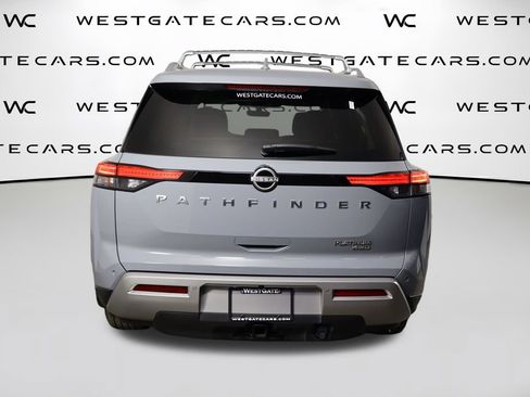 Used 2025 Nissan Pathfinder Platinum w/ Cargo Package AWD/4WD image 4