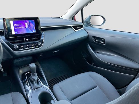 Used 2025 Toyota Corolla LE FWD image 22