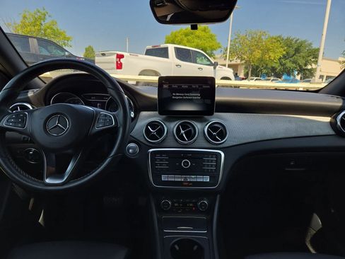 Used 2018 Mercedes-Benz GLA 250 image 3