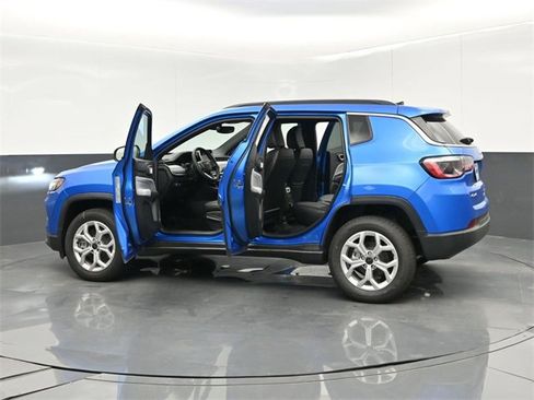 New 2025 Jeep Compass Latitude image 58