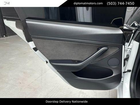 Used 2021 Tesla Model 3 Performance image 24