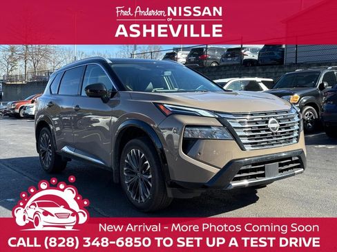 Used 2024 Nissan Rogue Platinum w/ Platinum Premium Package image 1