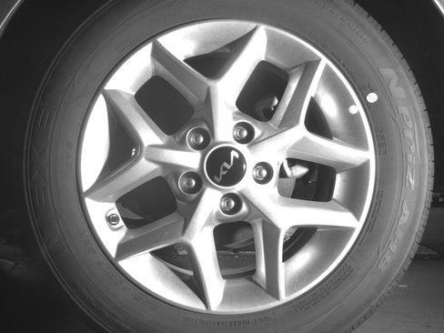 Used 2025 Kia Soul LX w/ LX Technology Package FWD image 14
