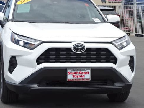 Certified 2025 Toyota RAV4 LE AWD/4WD image 4