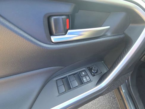 Used 2019 Toyota RAV4 XLE w/ Convenience Package FWD image 19