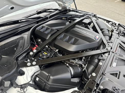 Used 2021 BMW M4 Competition w/ Executive Package RWD image 18