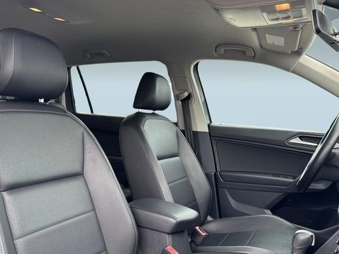 Used 2019 Volkswagen Tiguan SE FWD image 30