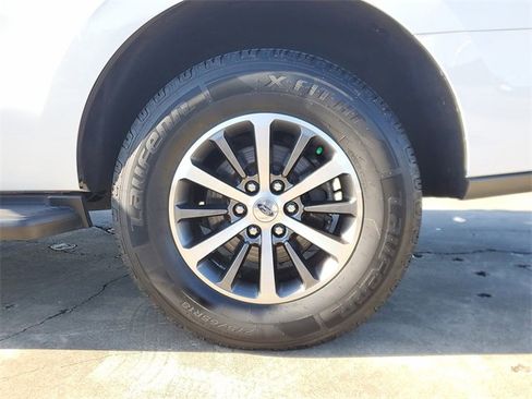 Used 2020 Ford Expedition XLT image 8