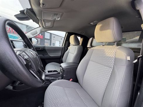 Used 2022 Toyota Tacoma SR image 7